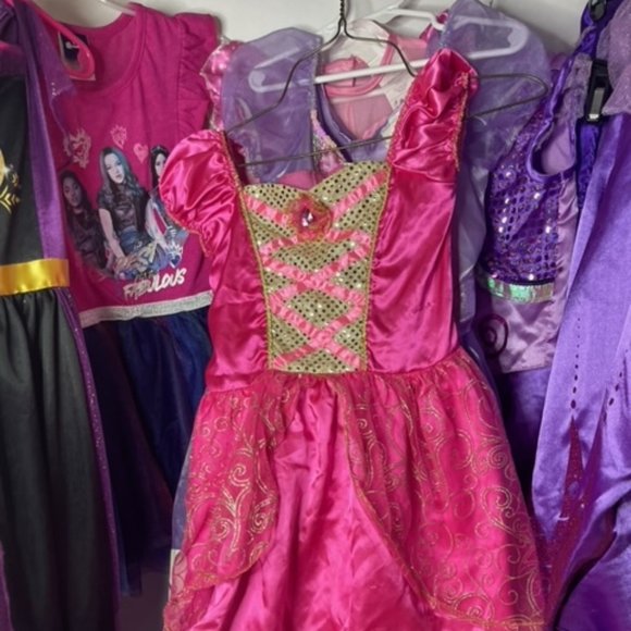 Girls Dressup lot TONS of Dresses!! - Picture 1 of 16